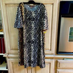 Alexandra + Oak dress neutrals NWT sz M snake skin simple summer shift